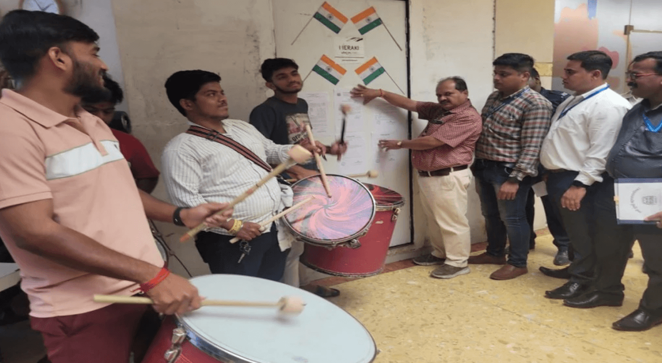 पुणे महानगरपालिकेची अनोखी योजना: ढोल वाजवून कर वसुली